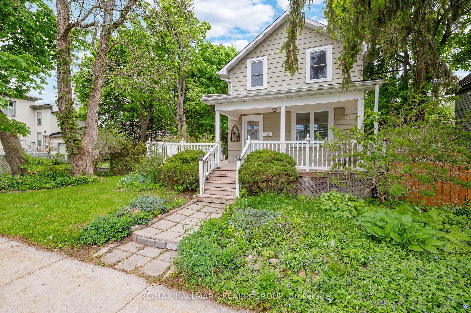 Photo 7 of 118 Wellington Street, Gananoque — HOMEH