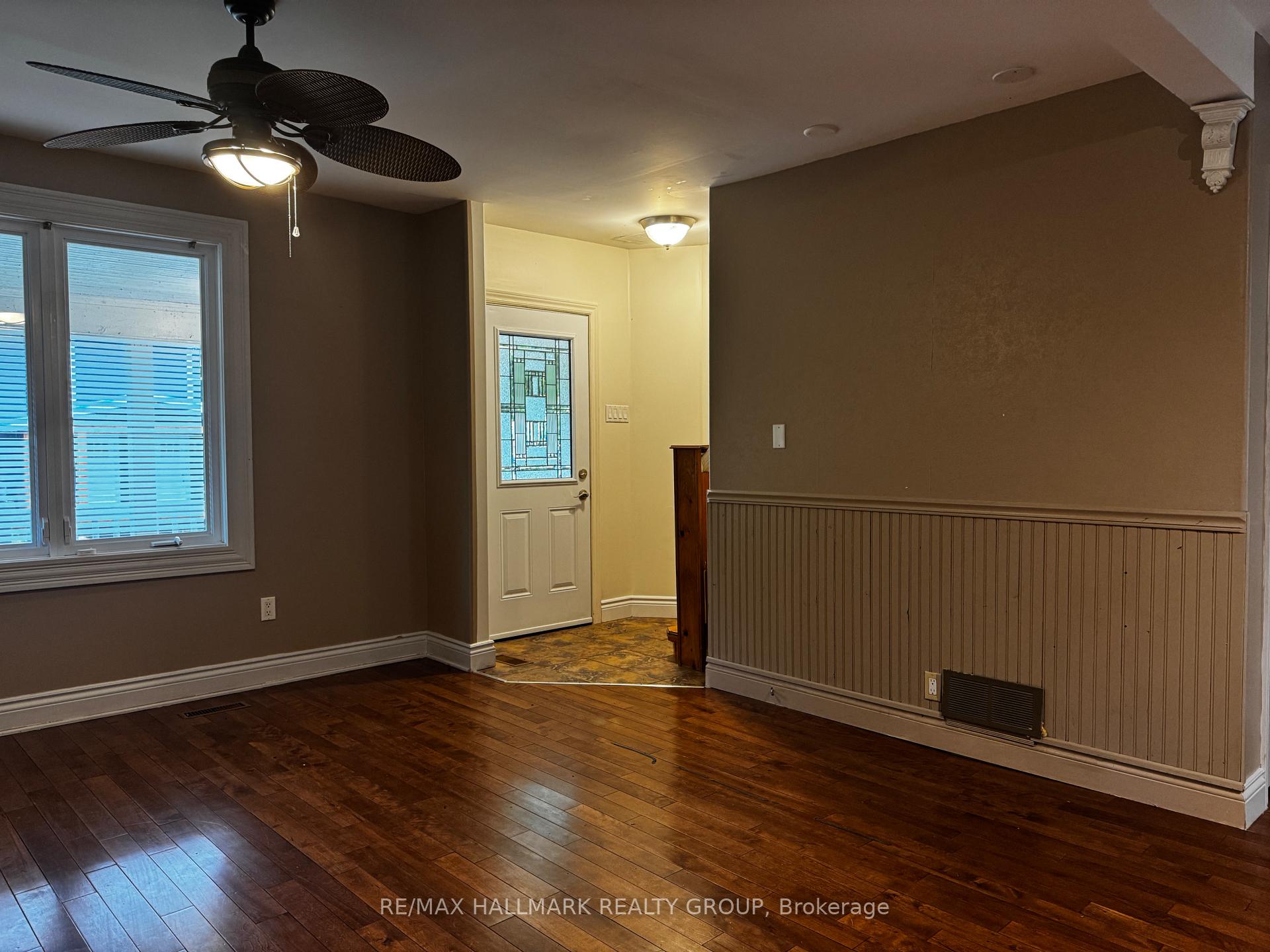 Photo 10 of 118 Wellington Street, Gananoque — HOMEH