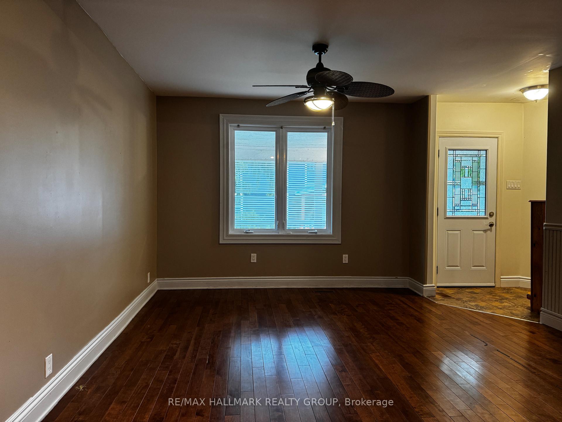 Photo 12 of 118 Wellington Street, Gananoque — HOMEH