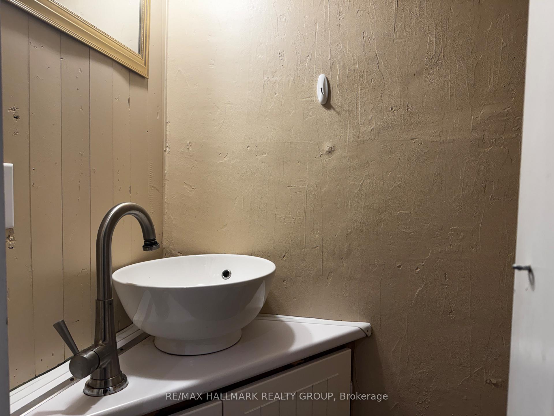 Photo 15 of 118 Wellington Street, Gananoque — HOMEH