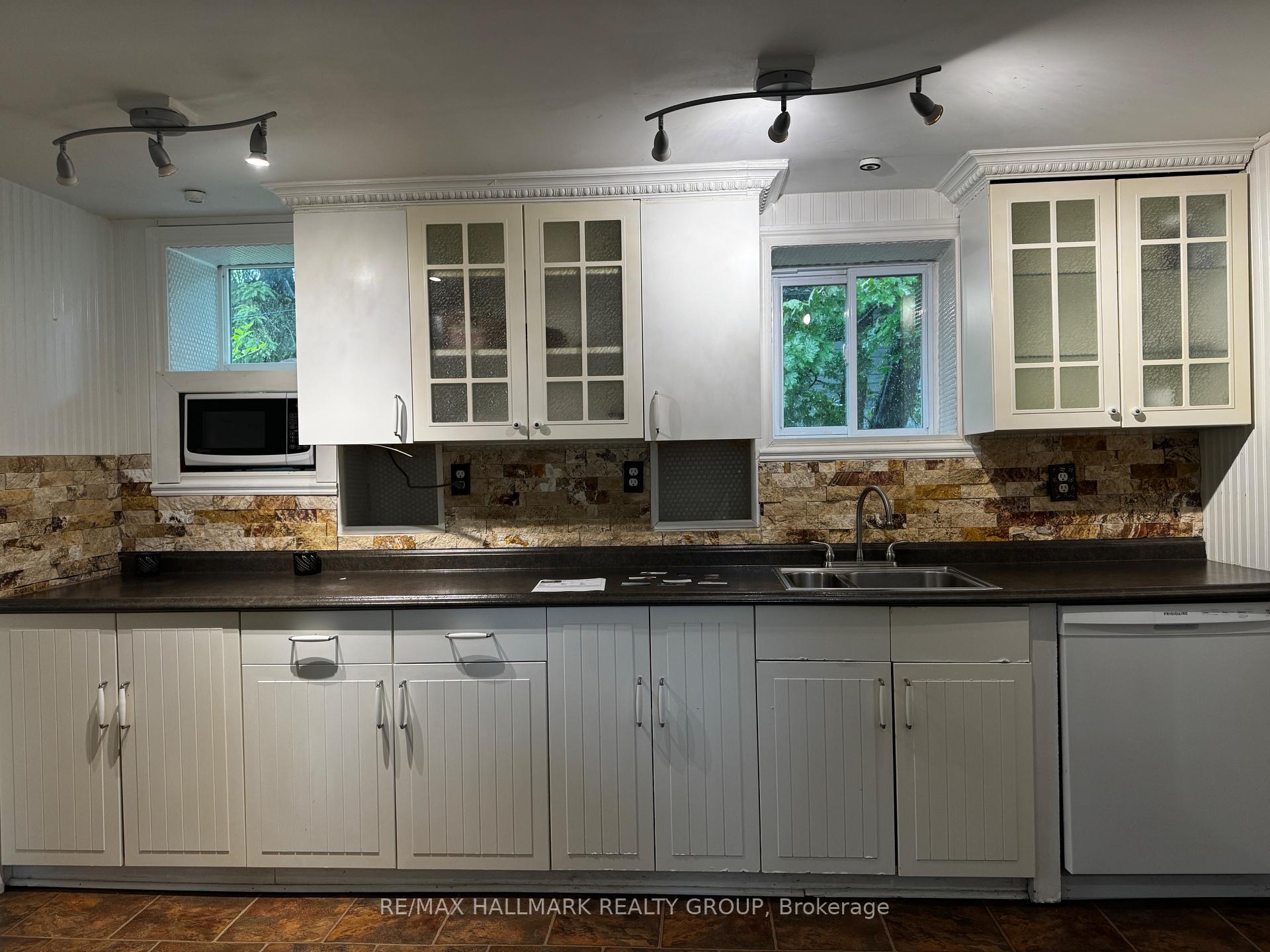 Photo 16 of 118 Wellington Street, Gananoque — HOMEH