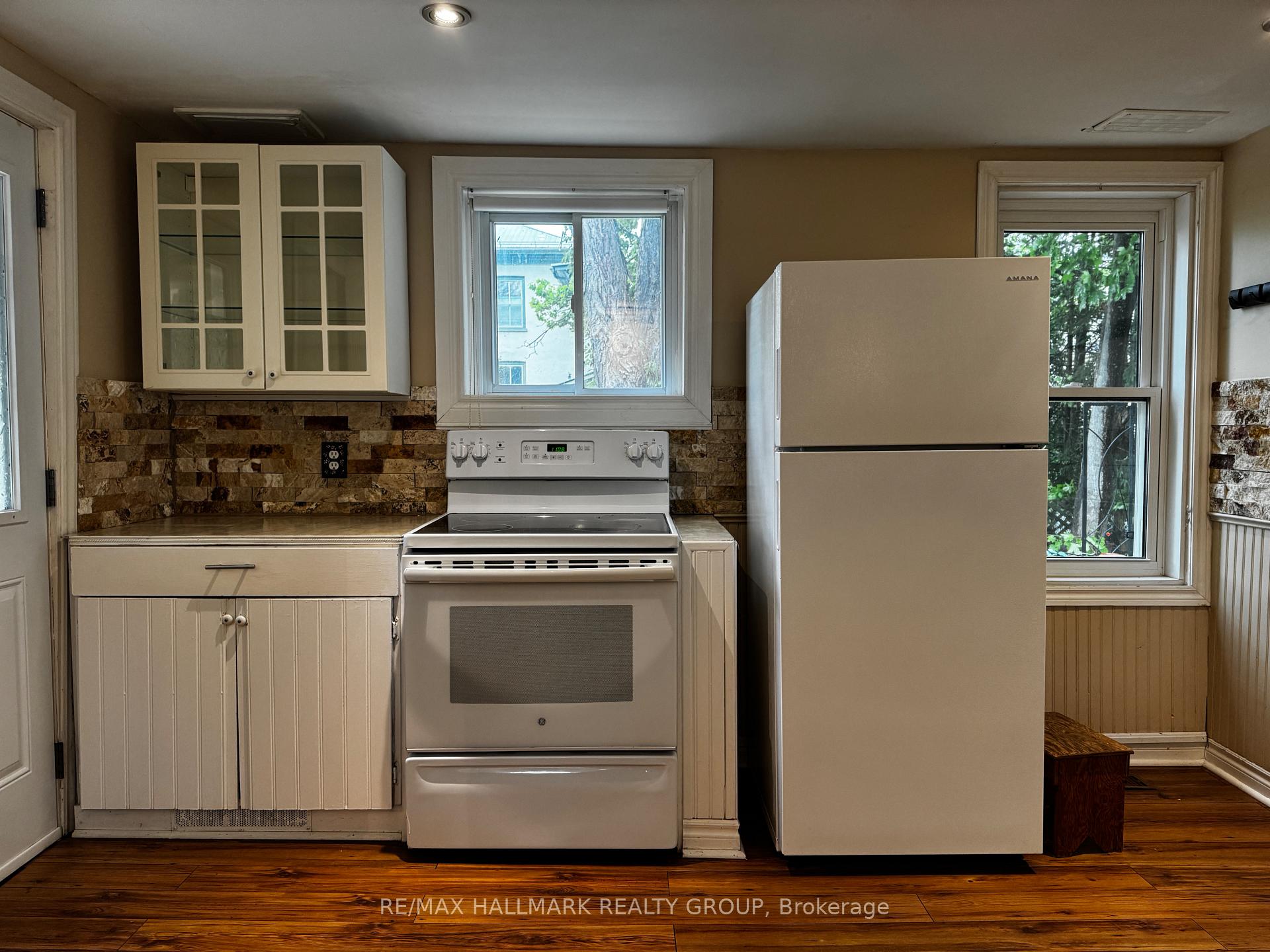 Photo 21 of 118 Wellington Street, Gananoque — HOMEH