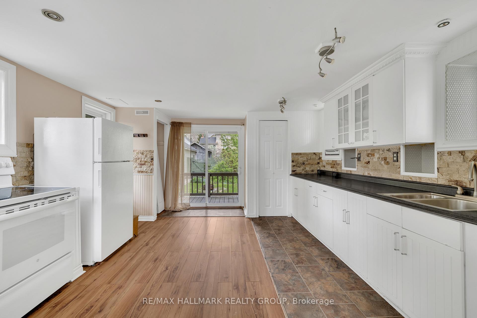 Photo 23 of 118 Wellington Street, Gananoque — HOMEH