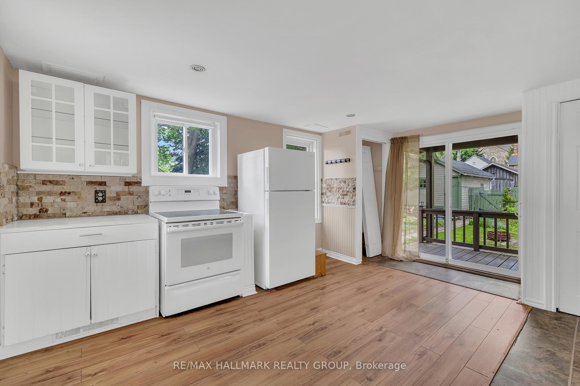 Photo 25 of 118 Wellington Street, Gananoque — HOMEH