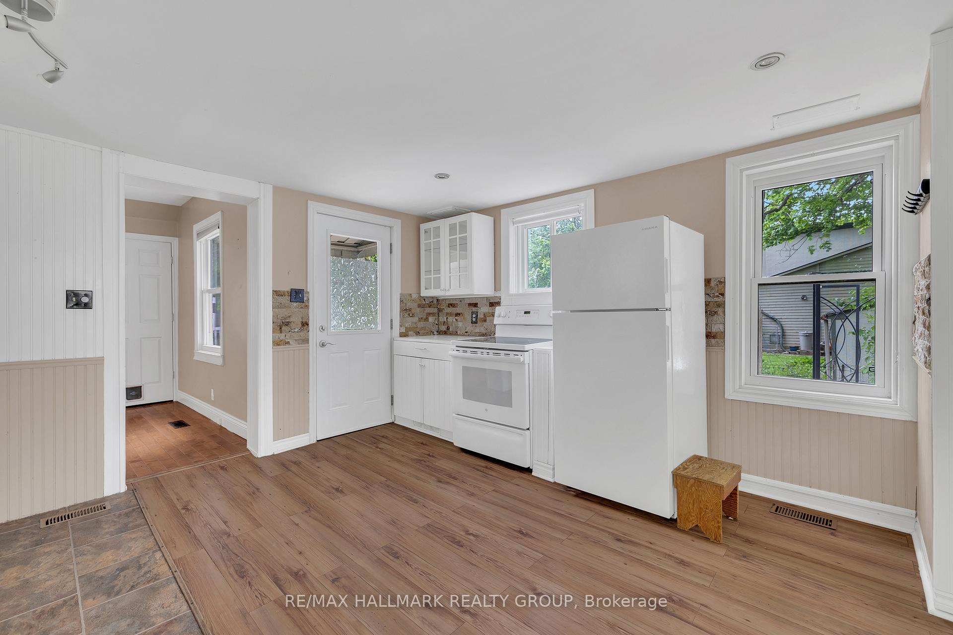Photo 26 of 118 Wellington Street, Gananoque — HOMEH