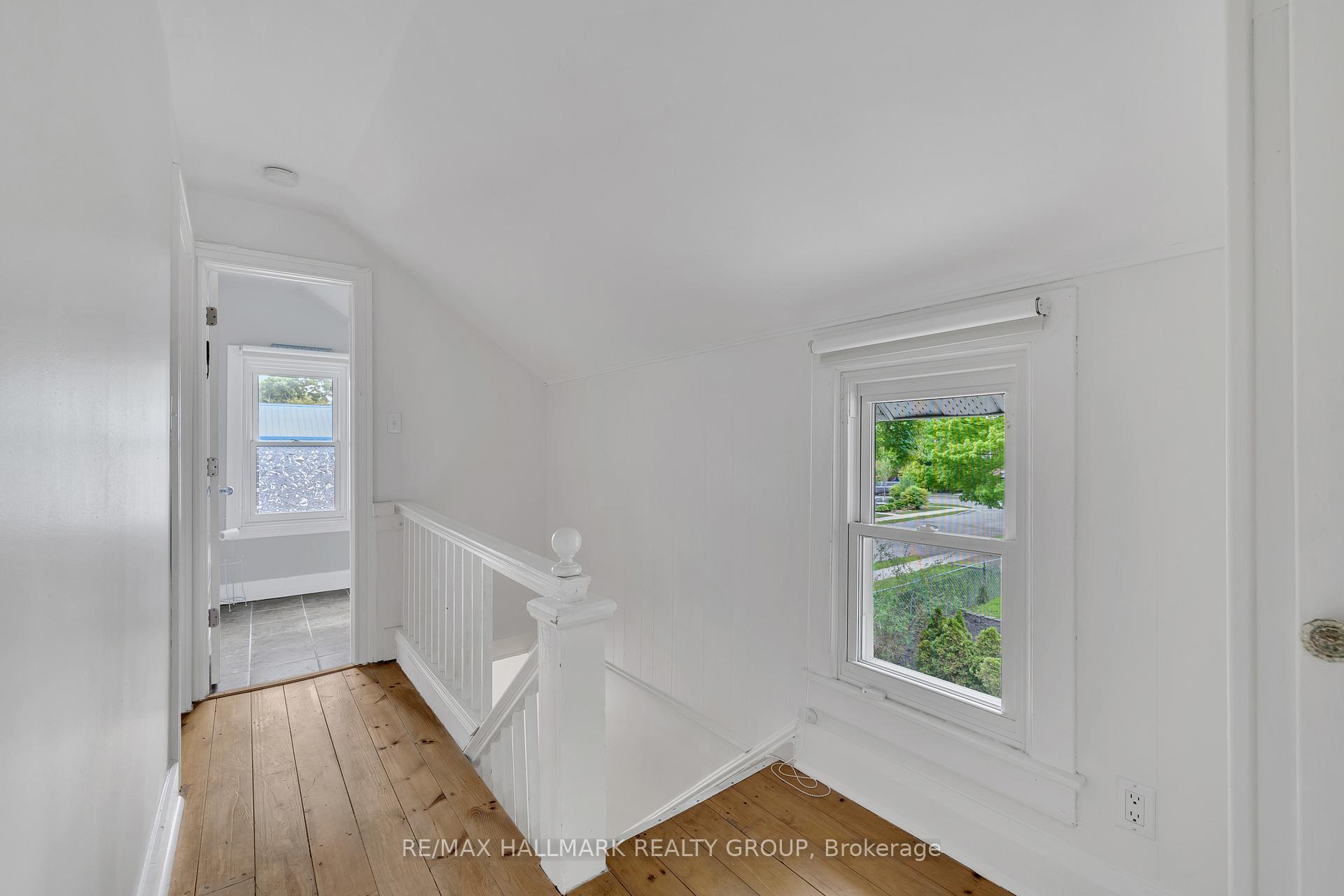 Photo 29 of 118 Wellington Street, Gananoque — HOMEH