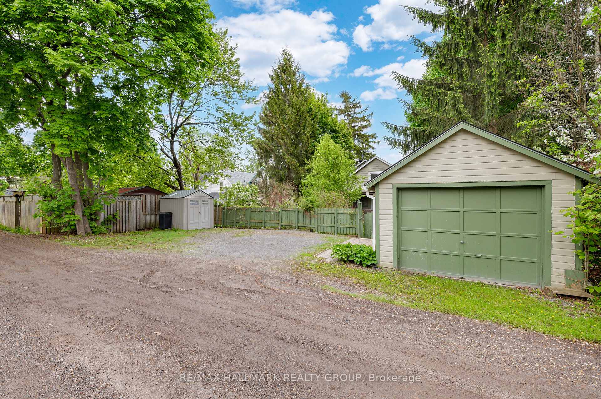 Photo 41 of 118 Wellington Street, Gananoque — HOMEH
