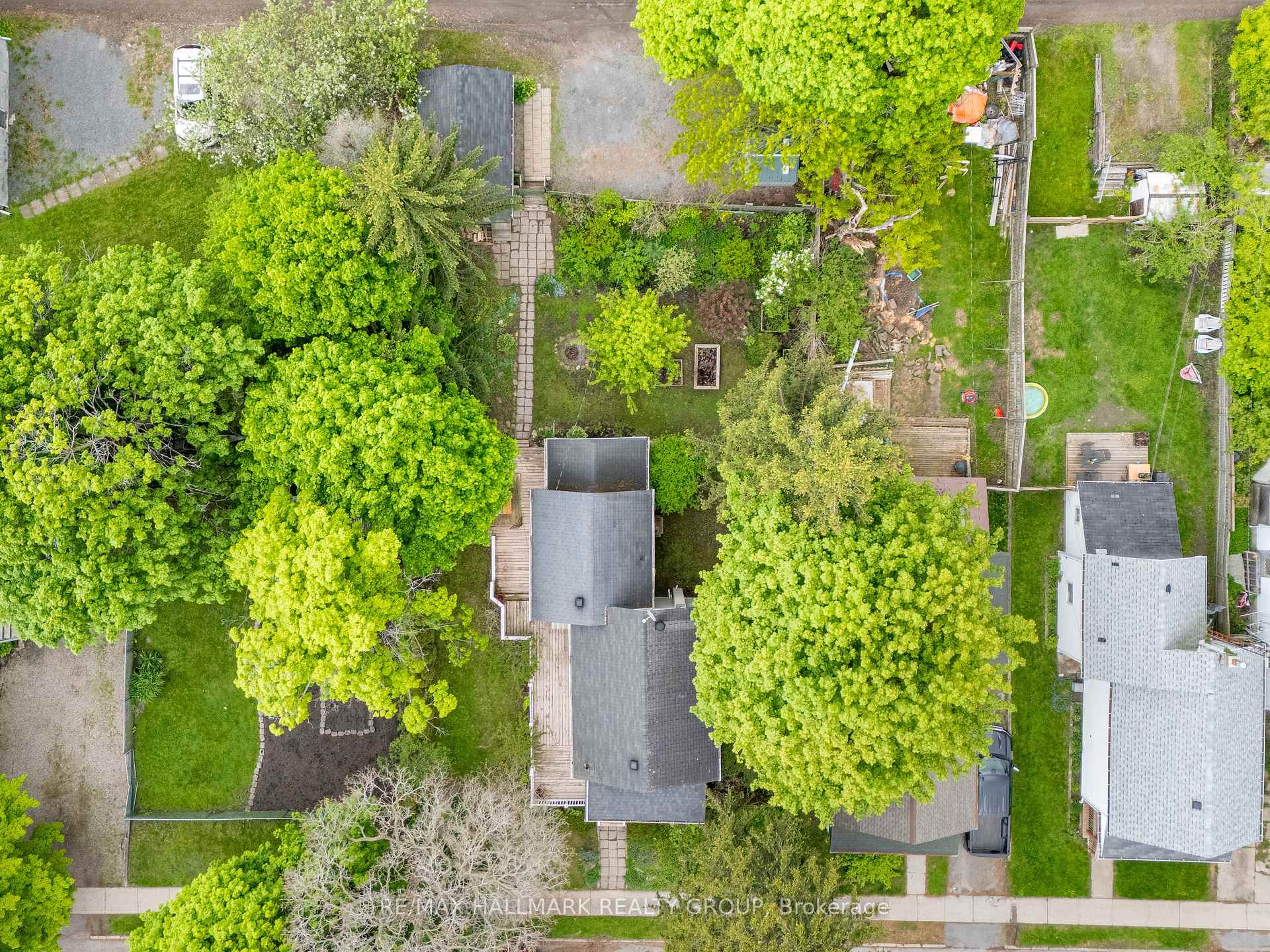 Photo 42 of 118 Wellington Street, Gananoque — HOMEH