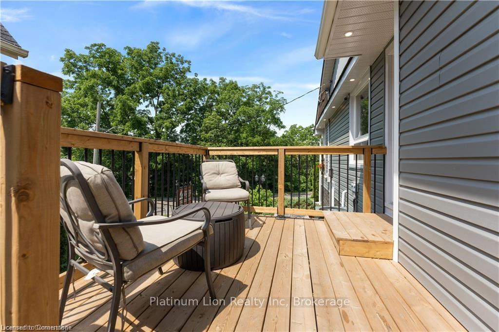 Photo 7 of 65 Broadway Street W, Brant, Paris — HOMEH