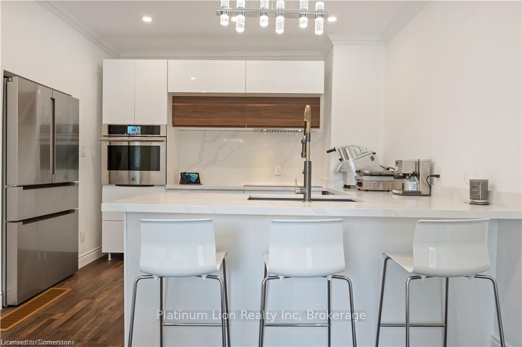 Photo 13 of 65 Broadway Street W, Brant, Paris — HOMEH