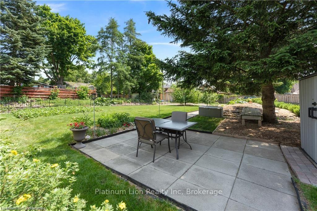 Photo 32 of 65 Broadway Street W, Brant, Paris — HOMEH