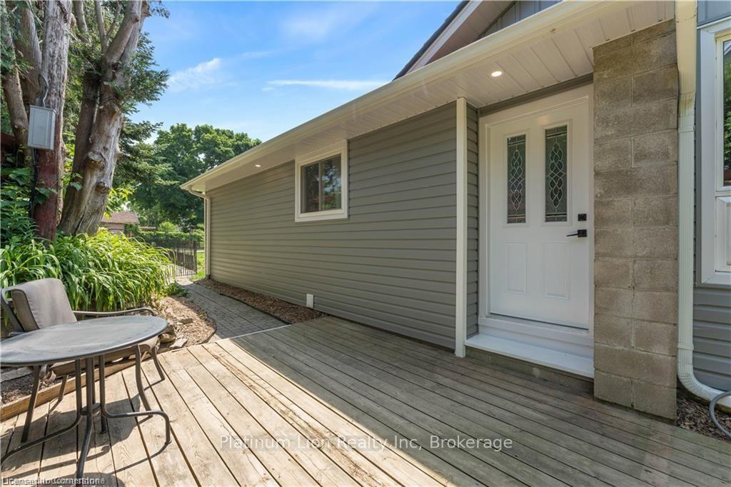 Photo 31 of 65 Broadway Street W, Brant, Paris — HOMEH