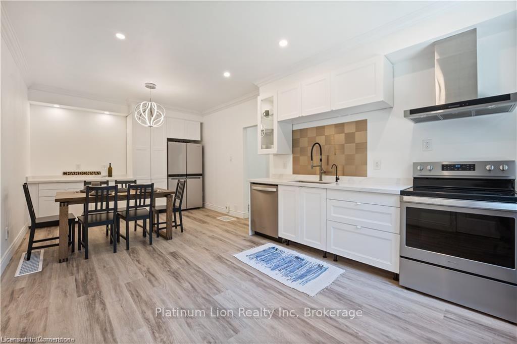 Photo 35 of 65 Broadway Street W, Brant, Paris — HOMEH