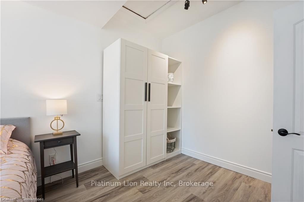 Photo 39 of 65 Broadway Street W, Brant, Paris — HOMEH