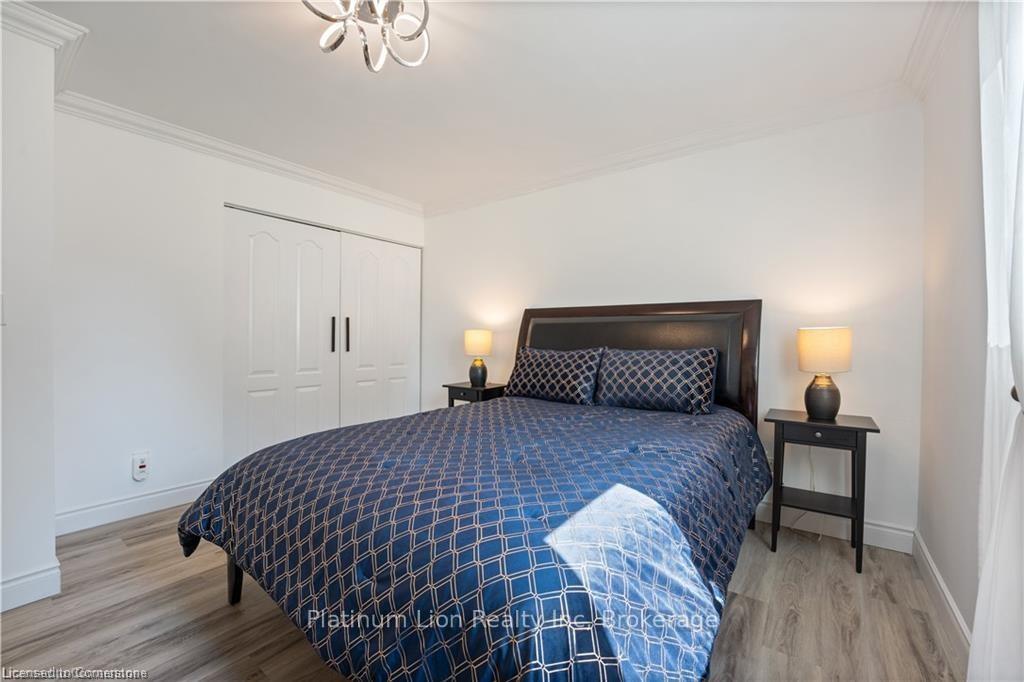 Photo 41 of 65 Broadway Street W, Brant, Paris — HOMEH
