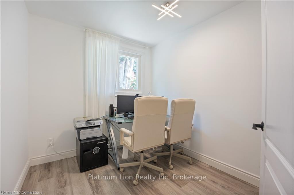 Photo 40 of 65 Broadway Street W, Brant, Paris — HOMEH