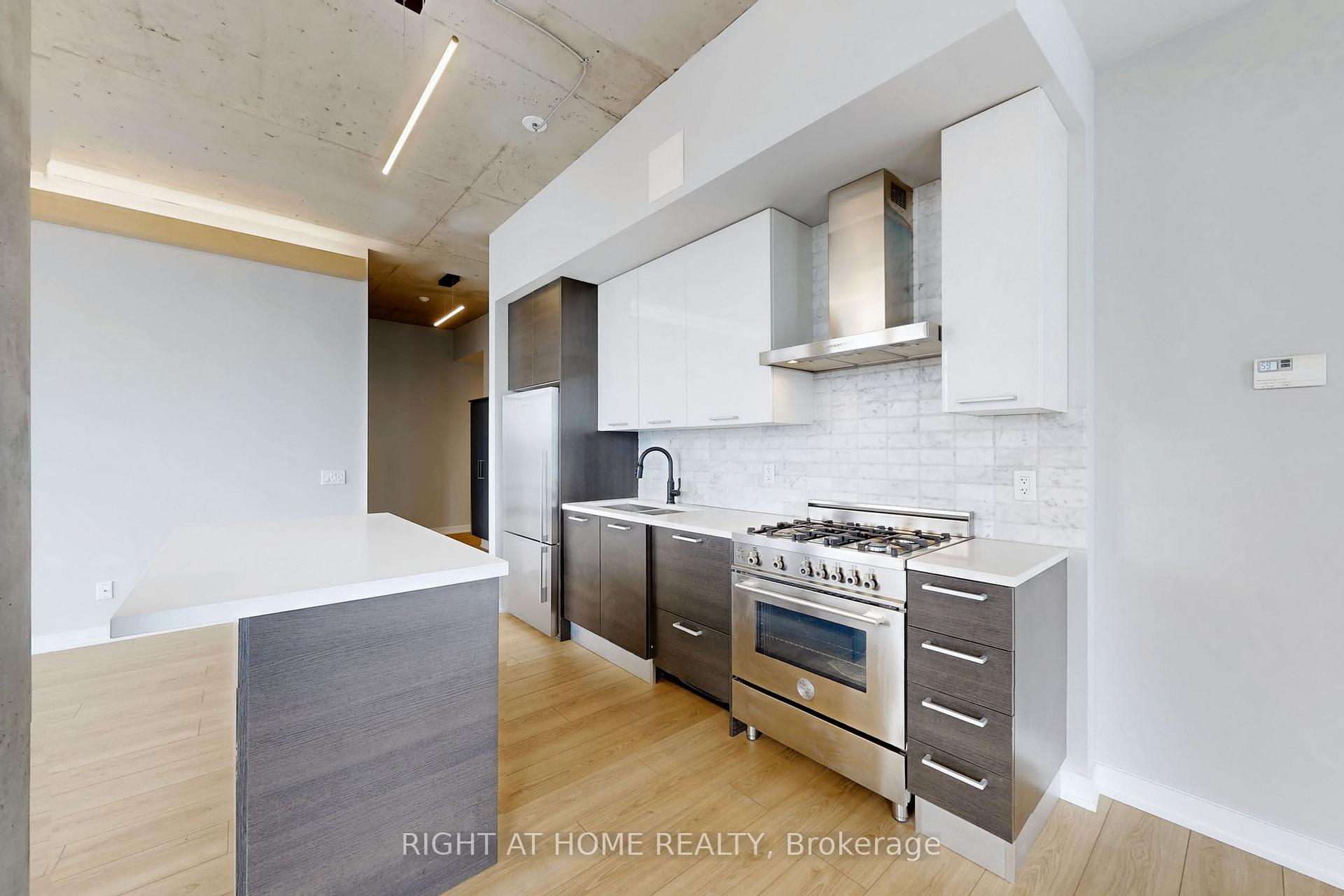 Photo 6 of Unit 726, 90 Broadview Avenue, Toronto, South Riverdale — HOMEH