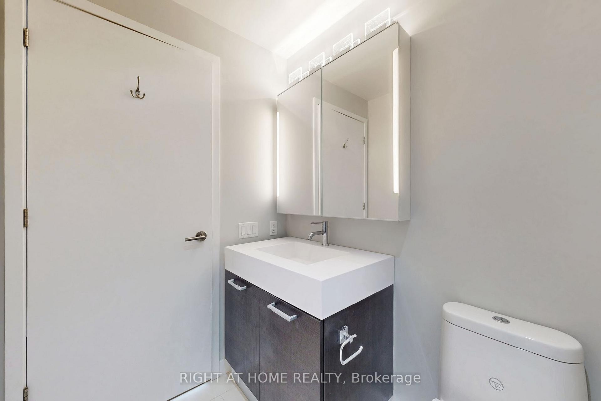 Photo 15 of Unit 726, 90 Broadview Avenue, Toronto, South Riverdale — HOMEH