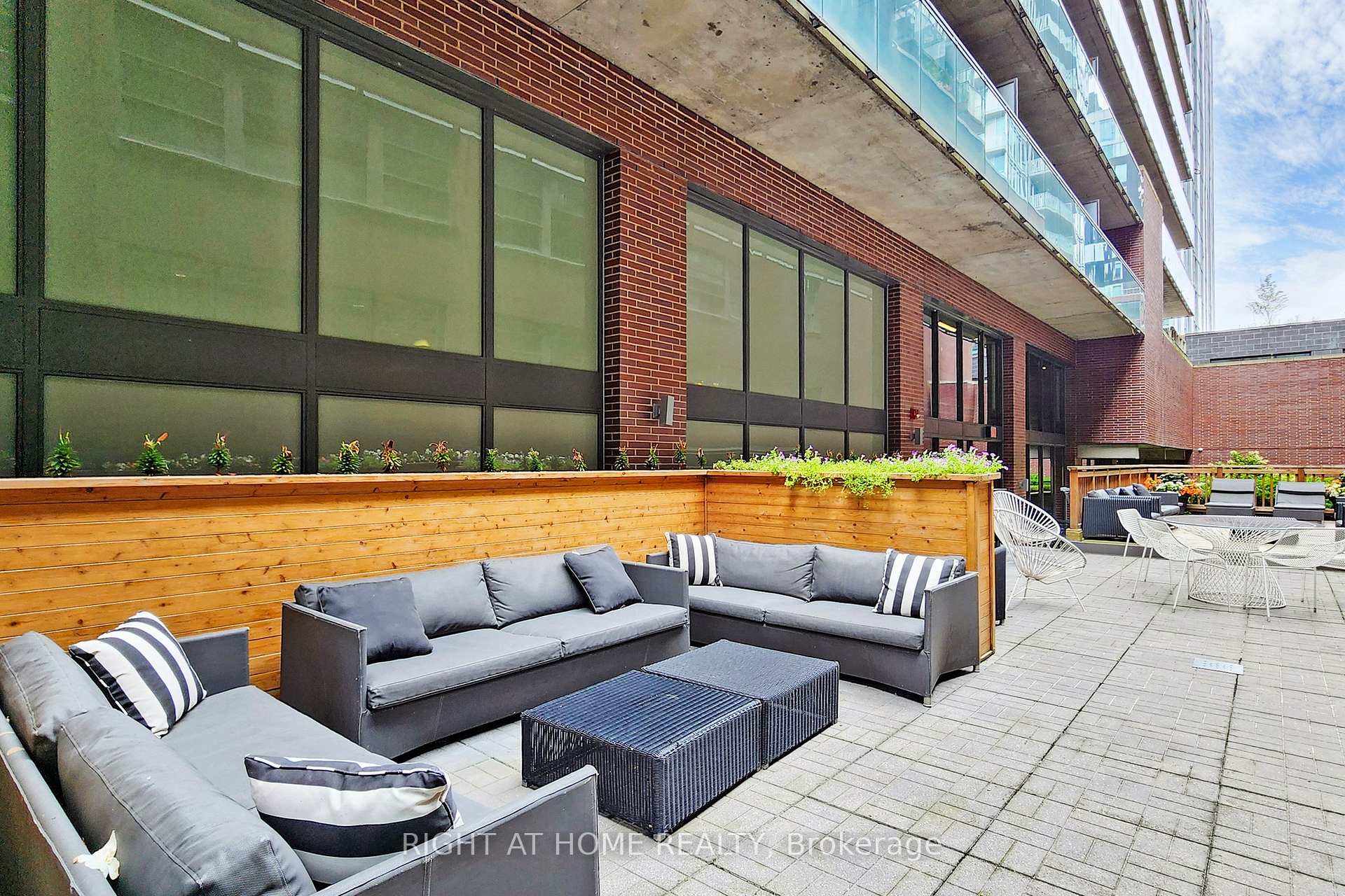 Photo 33 of Unit 726, 90 Broadview Avenue, Toronto, South Riverdale — HOMEH