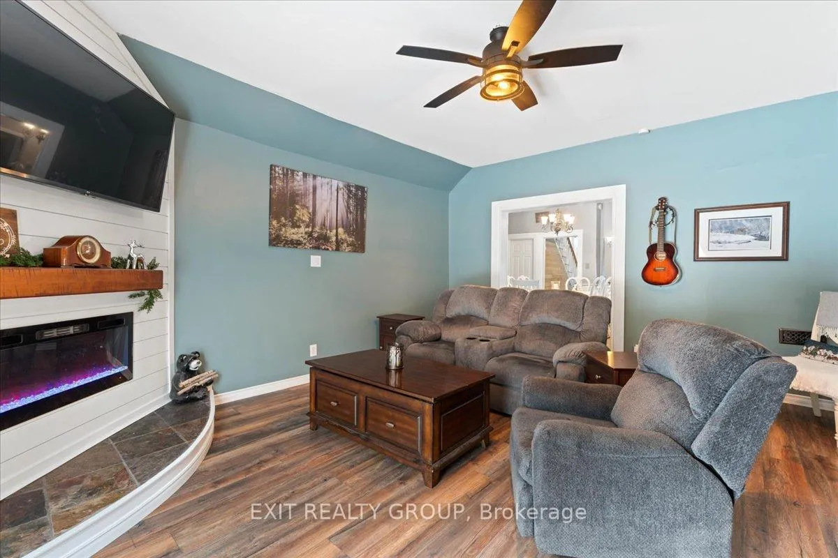 Photo 8 of 391 Thomas Street, Deseronto, Deseronto (Town) — HOMEH