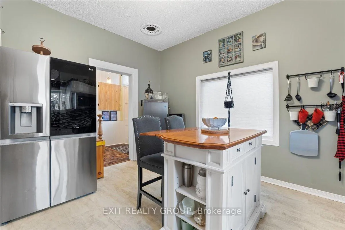 Photo 12 of 391 Thomas Street, Deseronto, Deseronto (Town) — HOMEH