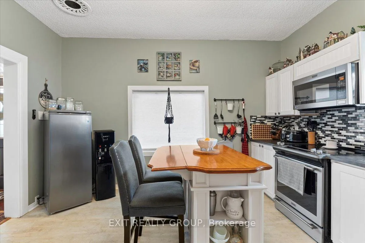 Photo 14 of 391 Thomas Street, Deseronto, Deseronto (Town) — HOMEH
