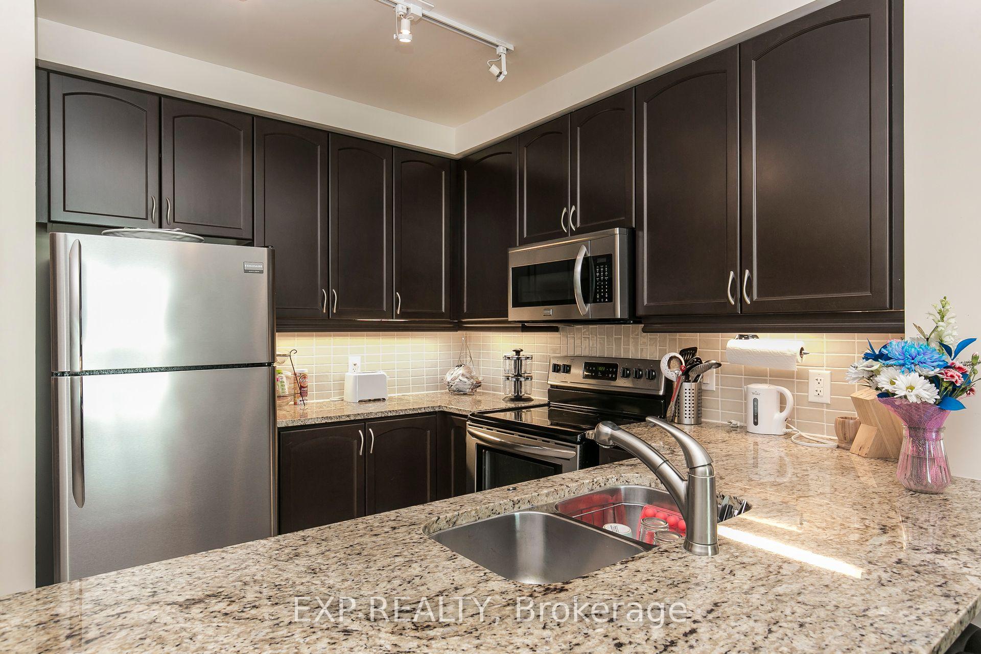 Photo 7 of Unit 2503, 100 John Street, Brampton, Downtown Brampton — HOMEH
