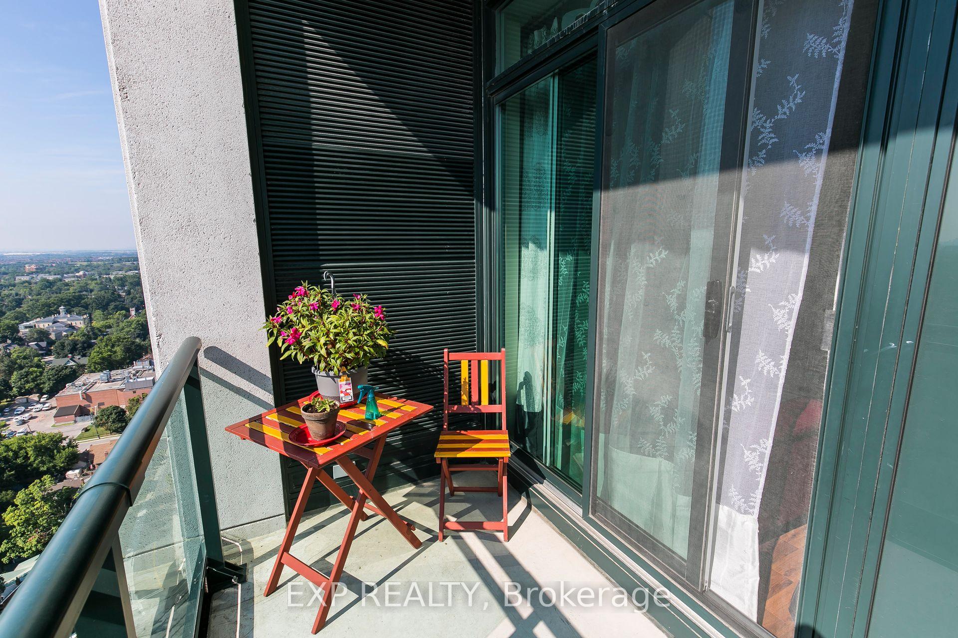 Photo 10 of Unit 2503, 100 John Street, Brampton, Downtown Brampton — HOMEH