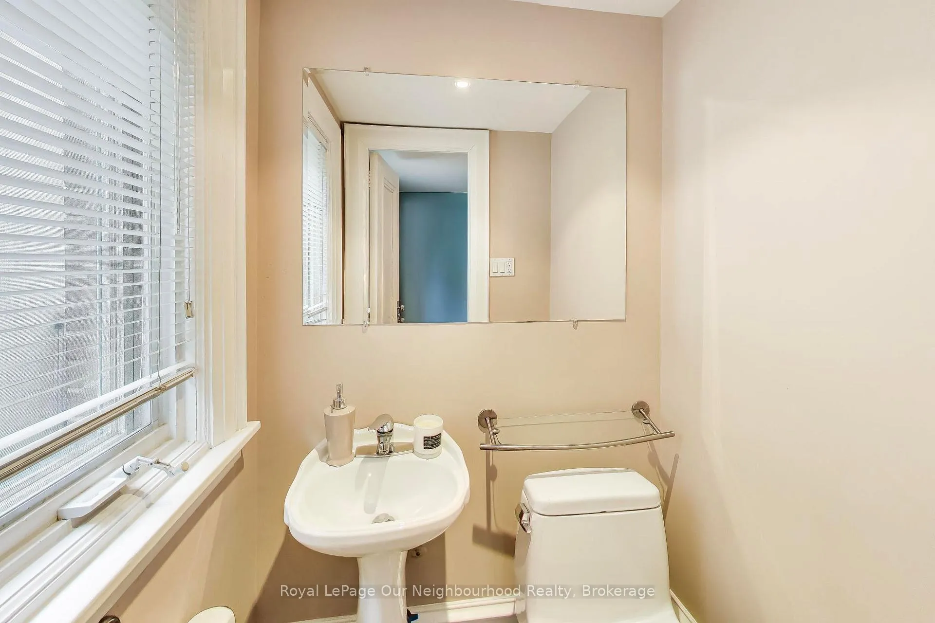 Photo 17 of 166 Lytton Boulevard, Toronto, Lawrence Park South — HOMEH