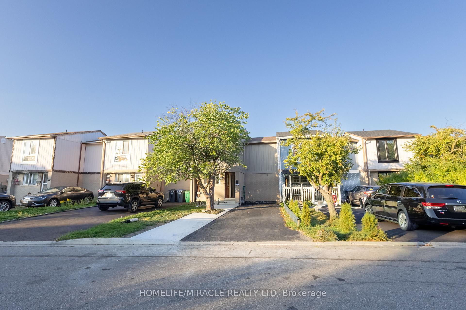 Front of 8 Grand Valley Drive