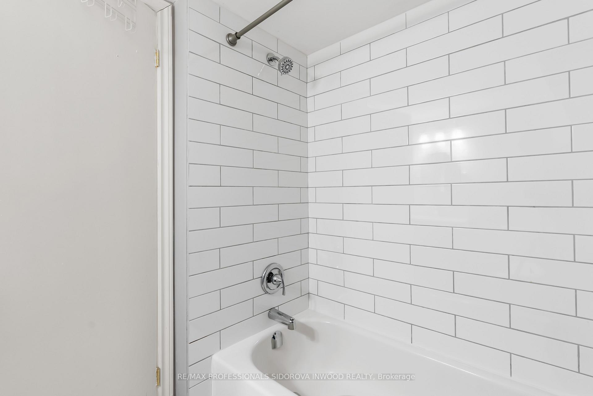 Photo 16 of Unit 74, 21 Dawson Drive, Collingwood — HOMEH