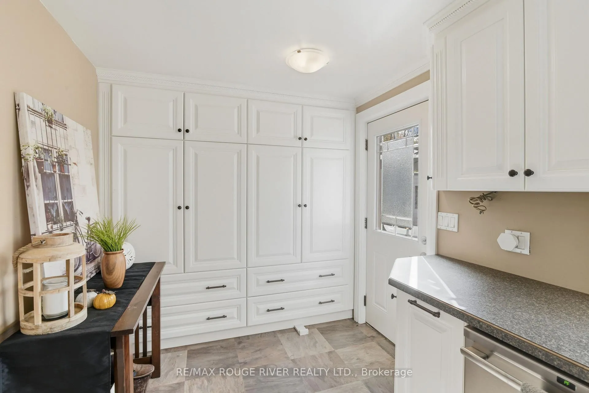Photo 4 of 122 County Road 4 E, Douro-Dummer — HOMEH