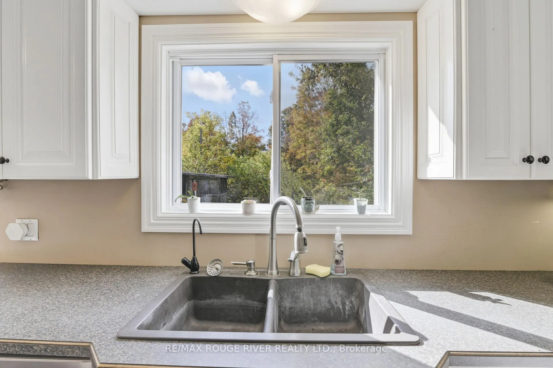 Photo 12 of 122 County Road 4 E, Douro-Dummer — HOMEH