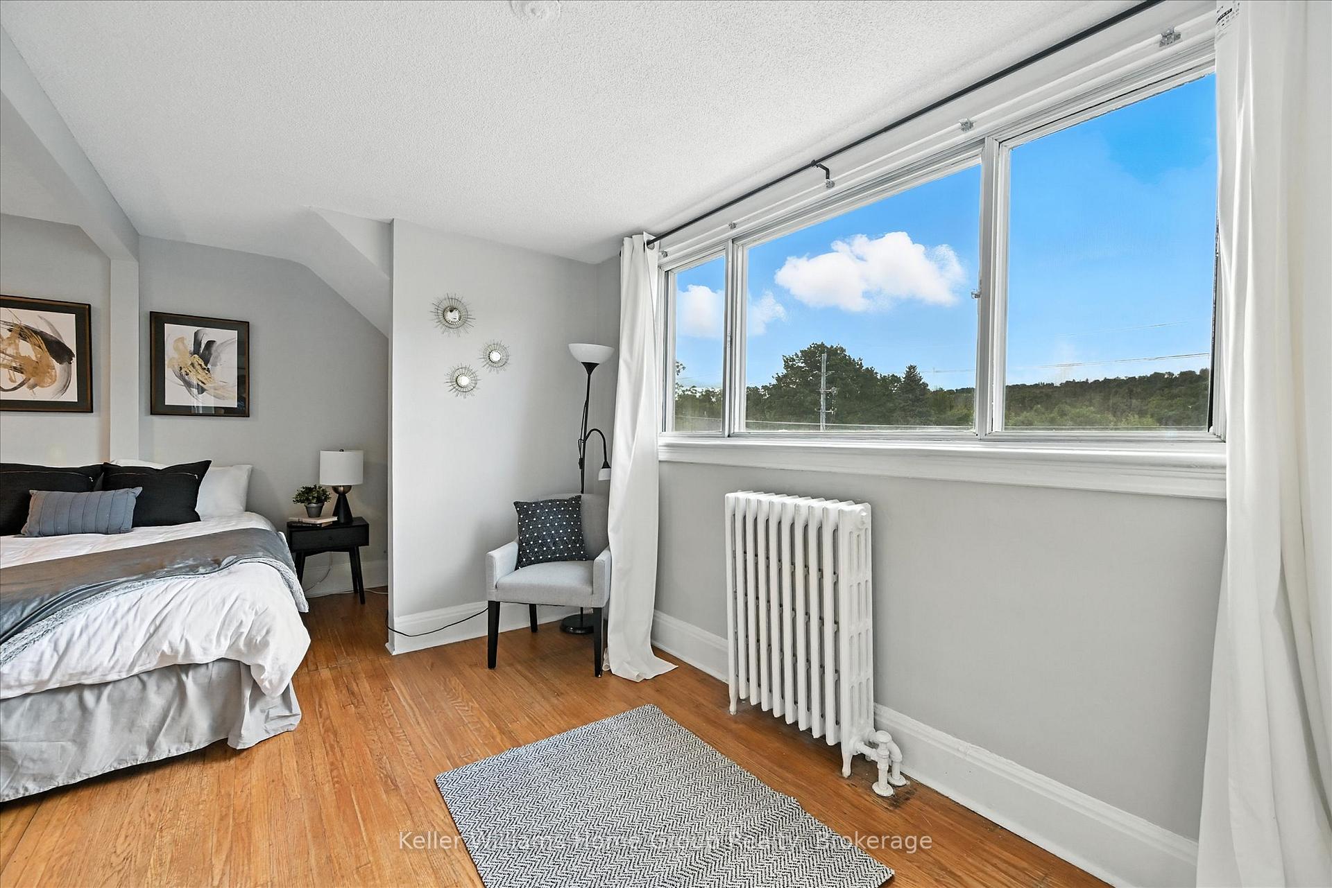 Photo 31 of 1047 Main Street E, Hamilton, Crown Point — HOMEH