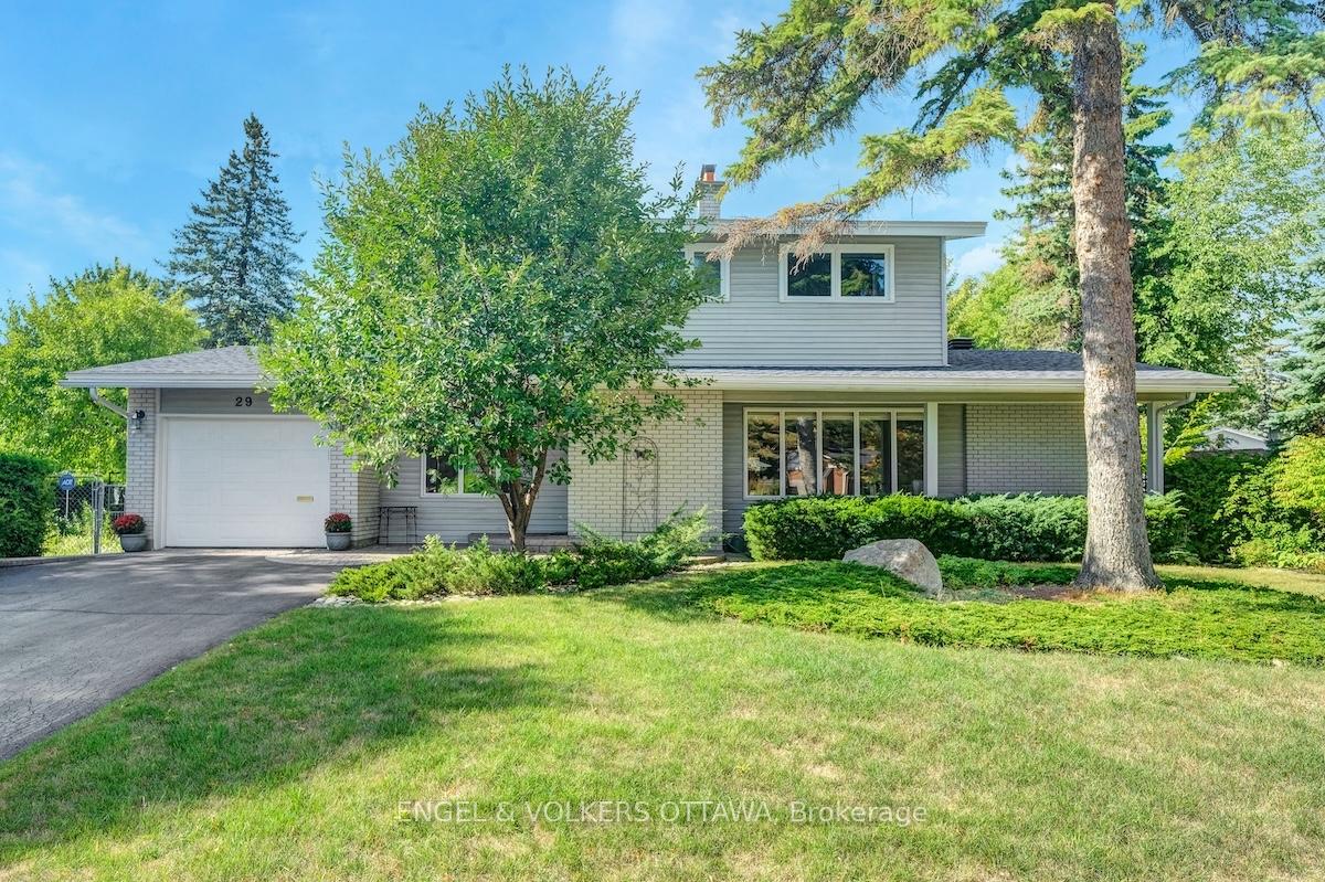 Front of 29 Qualicum Street