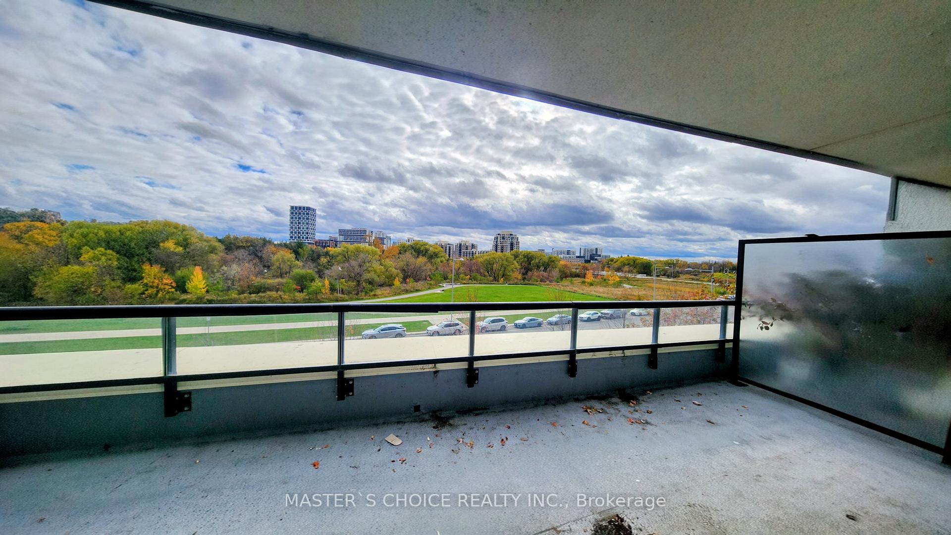 Photo 6 of Unit 318, 15 Water Walk Drive, Markham, Unionville — HOMEH