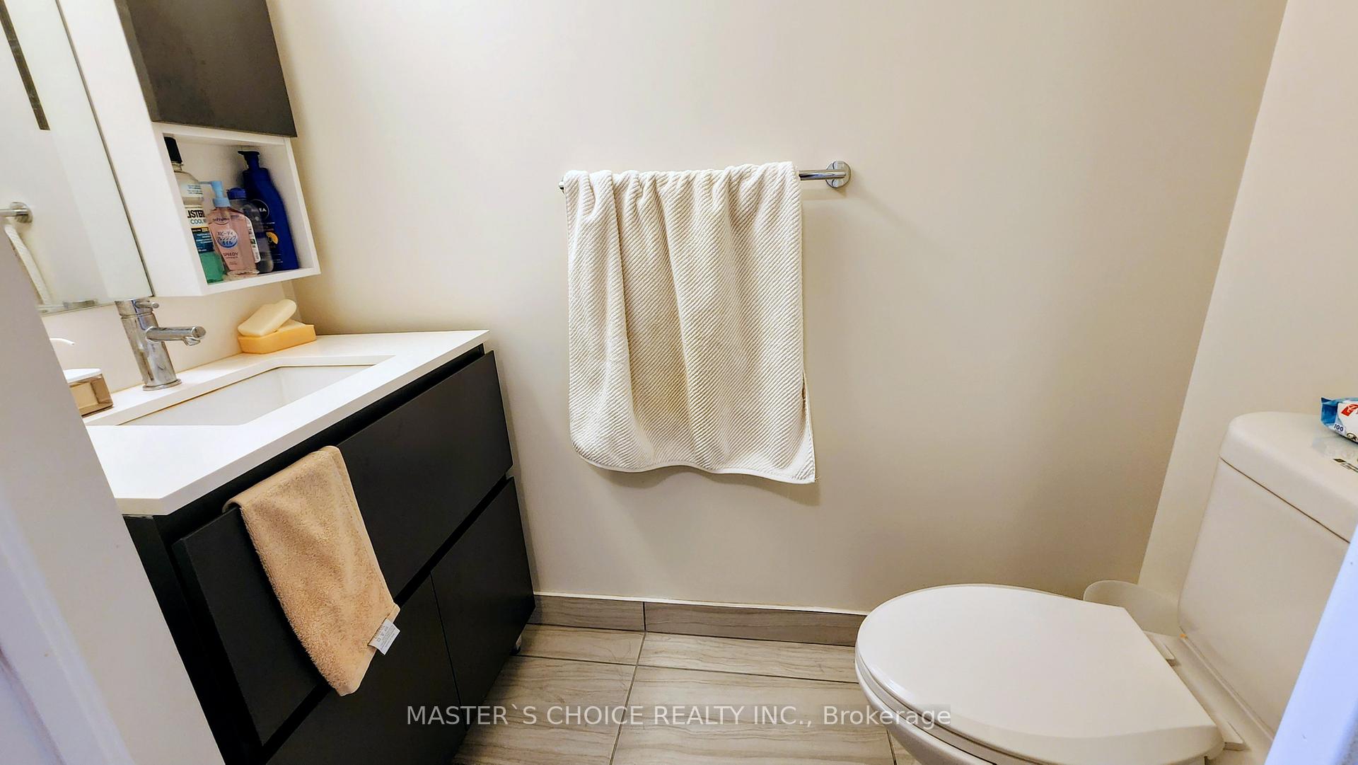 Photo 12 of Unit 318, 15 Water Walk Drive, Markham, Unionville — HOMEH