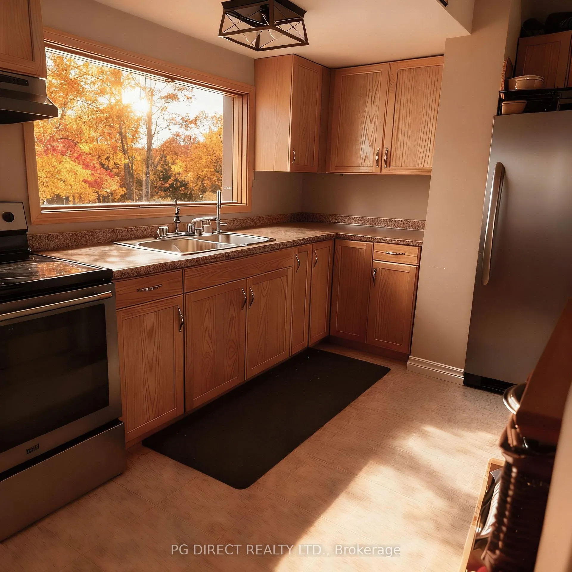 Photo 2 of 1638 Queen Street E, Sault Ste Marie — HOMEH
