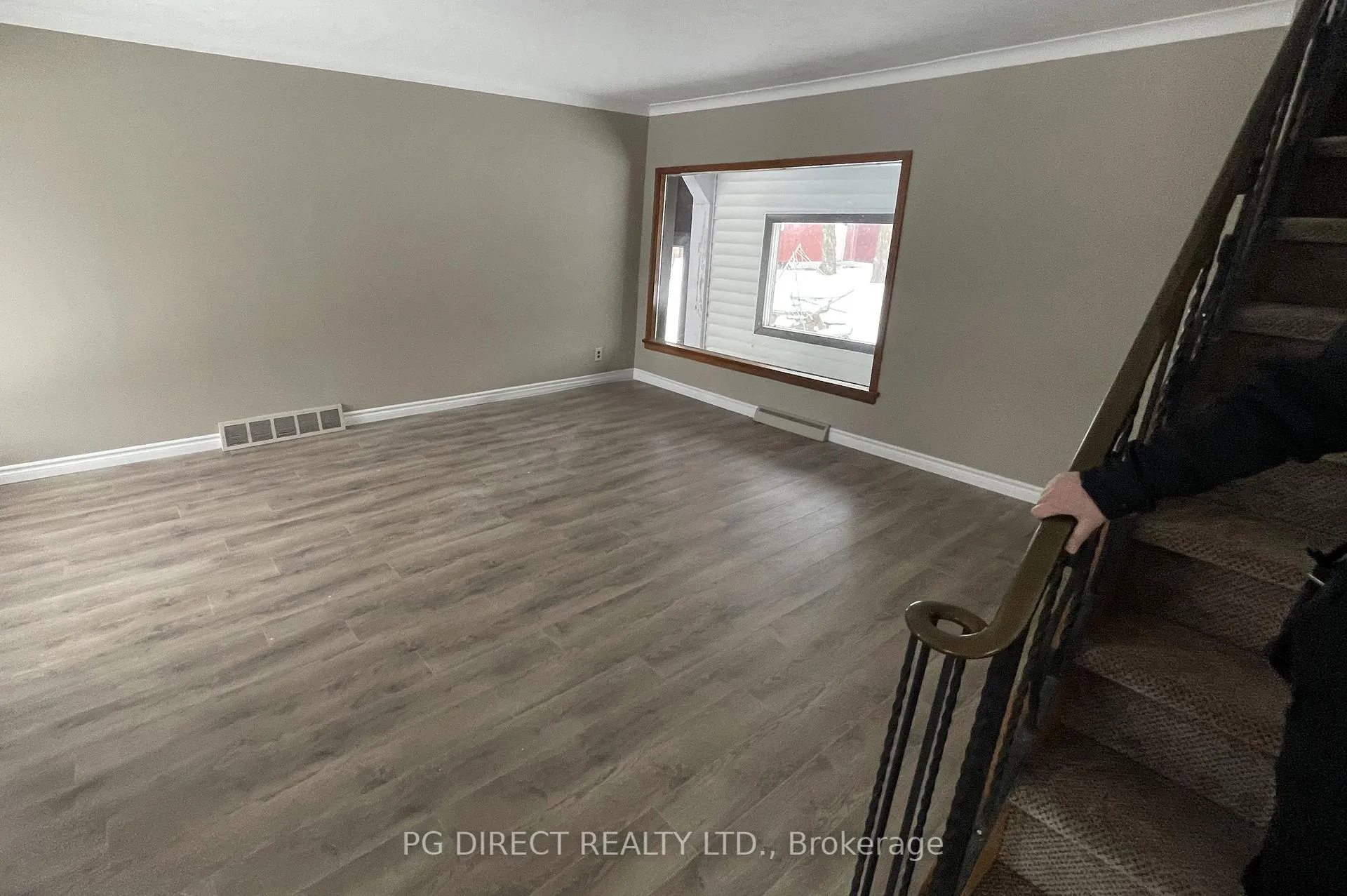 Photo 4 of 1638 Queen Street E, Sault Ste Marie — HOMEH