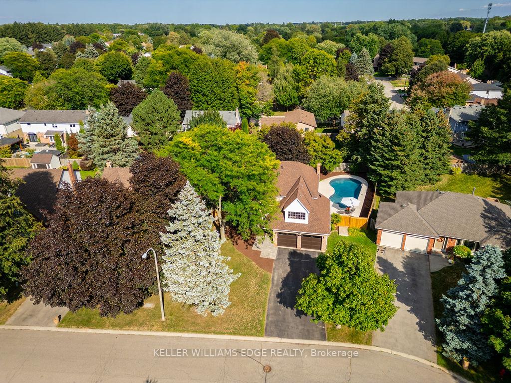 Photo 3 of 387 Melanie Crescent, Hamilton, Ancaster — HOMEH