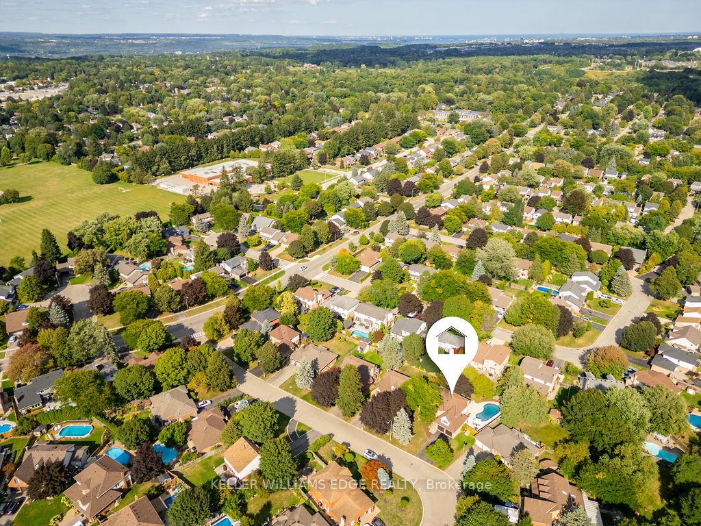 Photo 4 of 387 Melanie Crescent, Hamilton, Ancaster — HOMEH