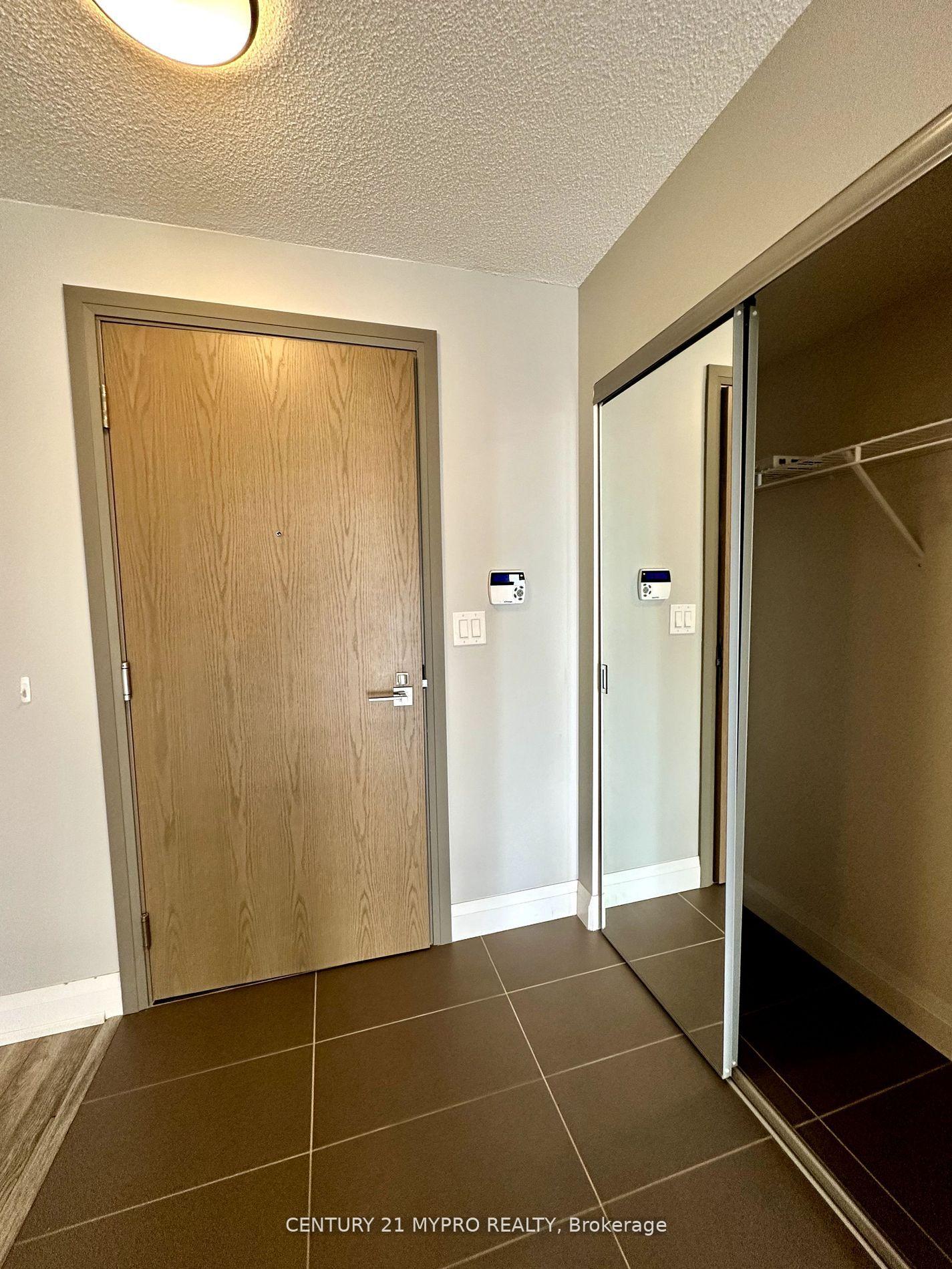 Photo 3 of Unit 1903, 18 Uptown Drive, Markham, Unionville — HOMEH