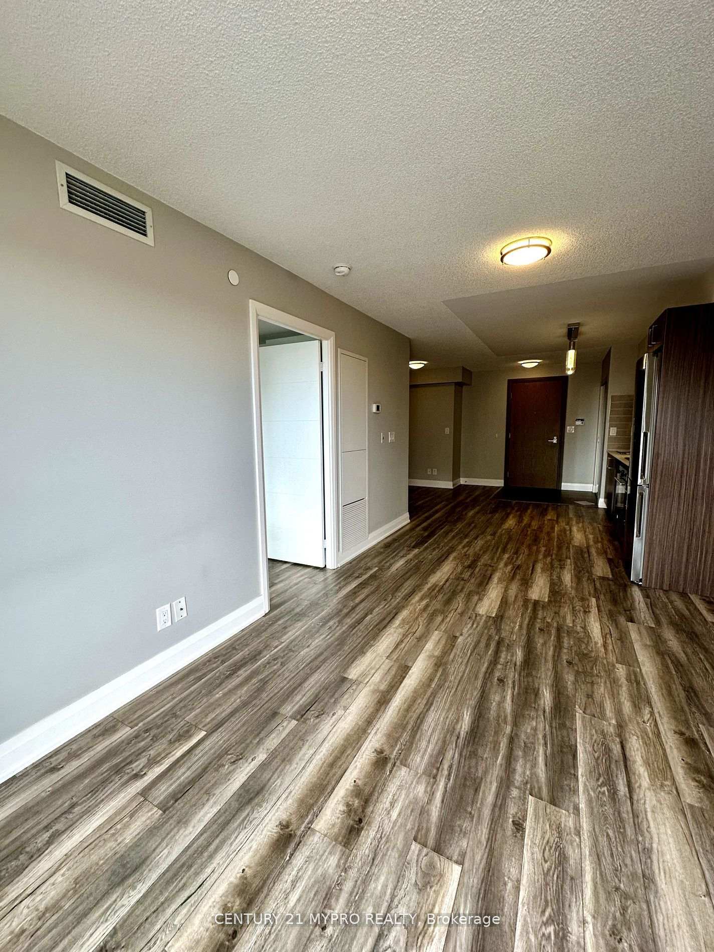Photo 9 of Unit 1903, 18 Uptown Drive, Markham, Unionville — HOMEH
