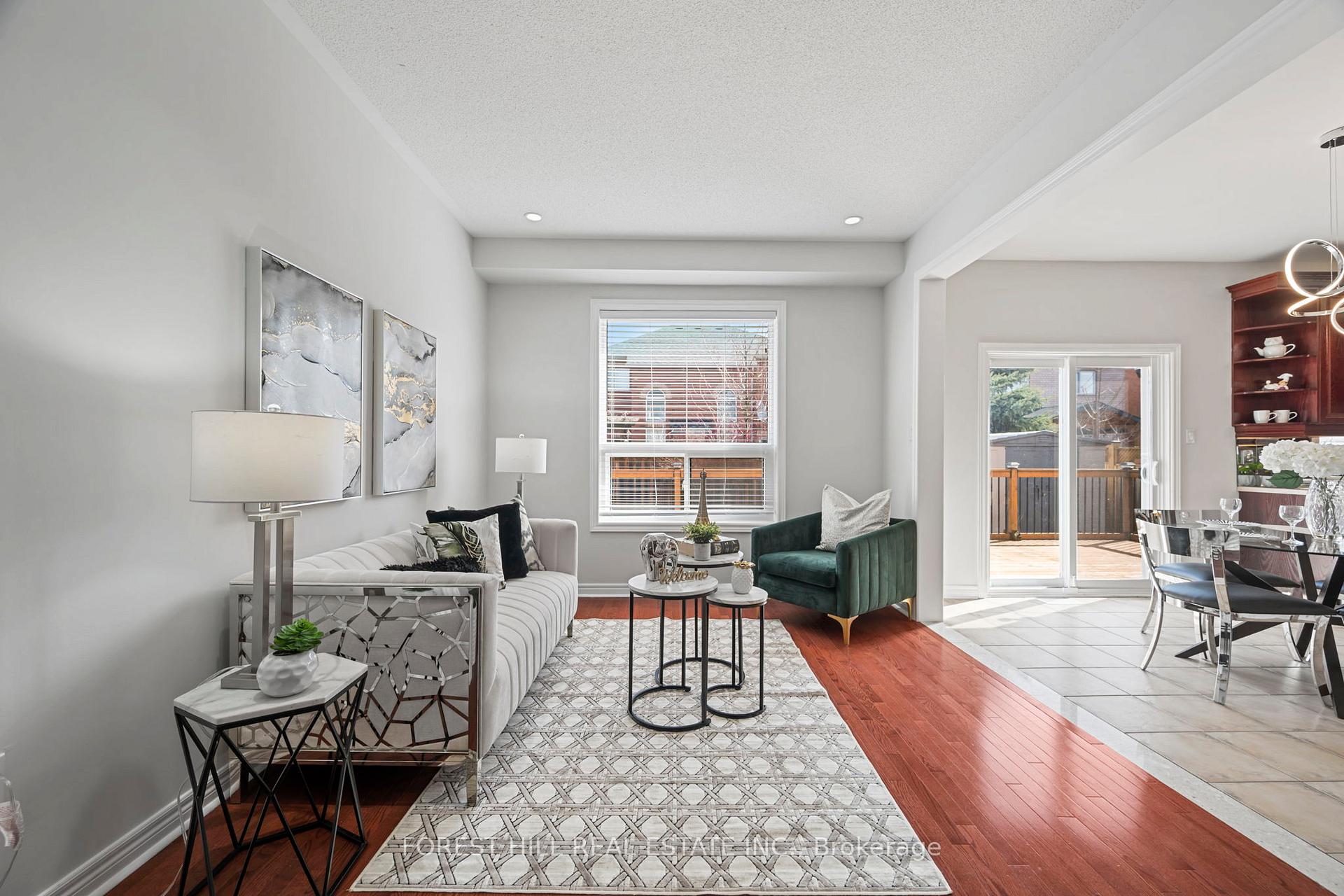 Photo 5 of 99 Gateway Drive, Aurora, Bayview Wellington — HOMEH