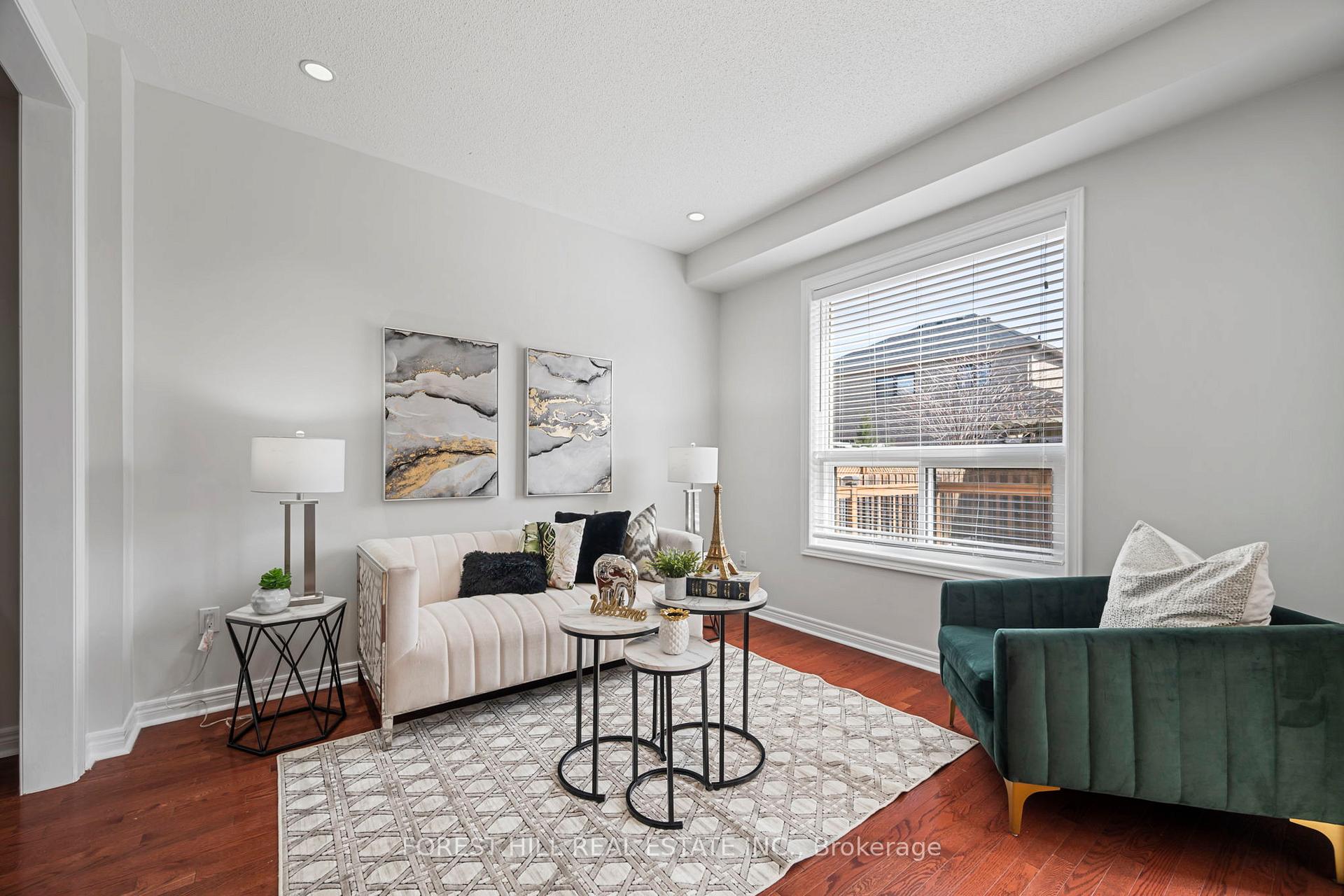 Photo 8 of 99 Gateway Drive, Aurora, Bayview Wellington — HOMEH