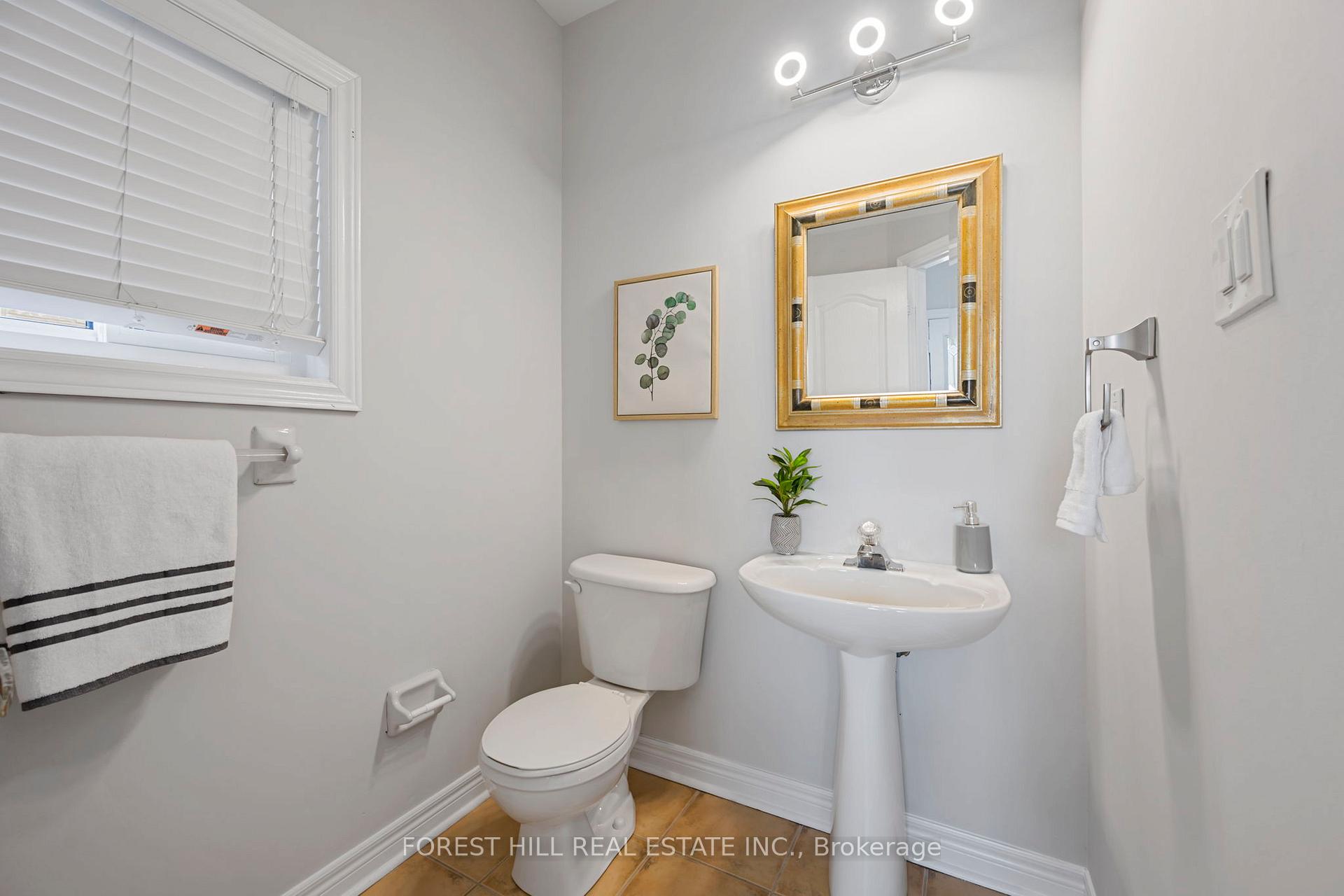 Photo 12 of 99 Gateway Drive, Aurora, Bayview Wellington — HOMEH
