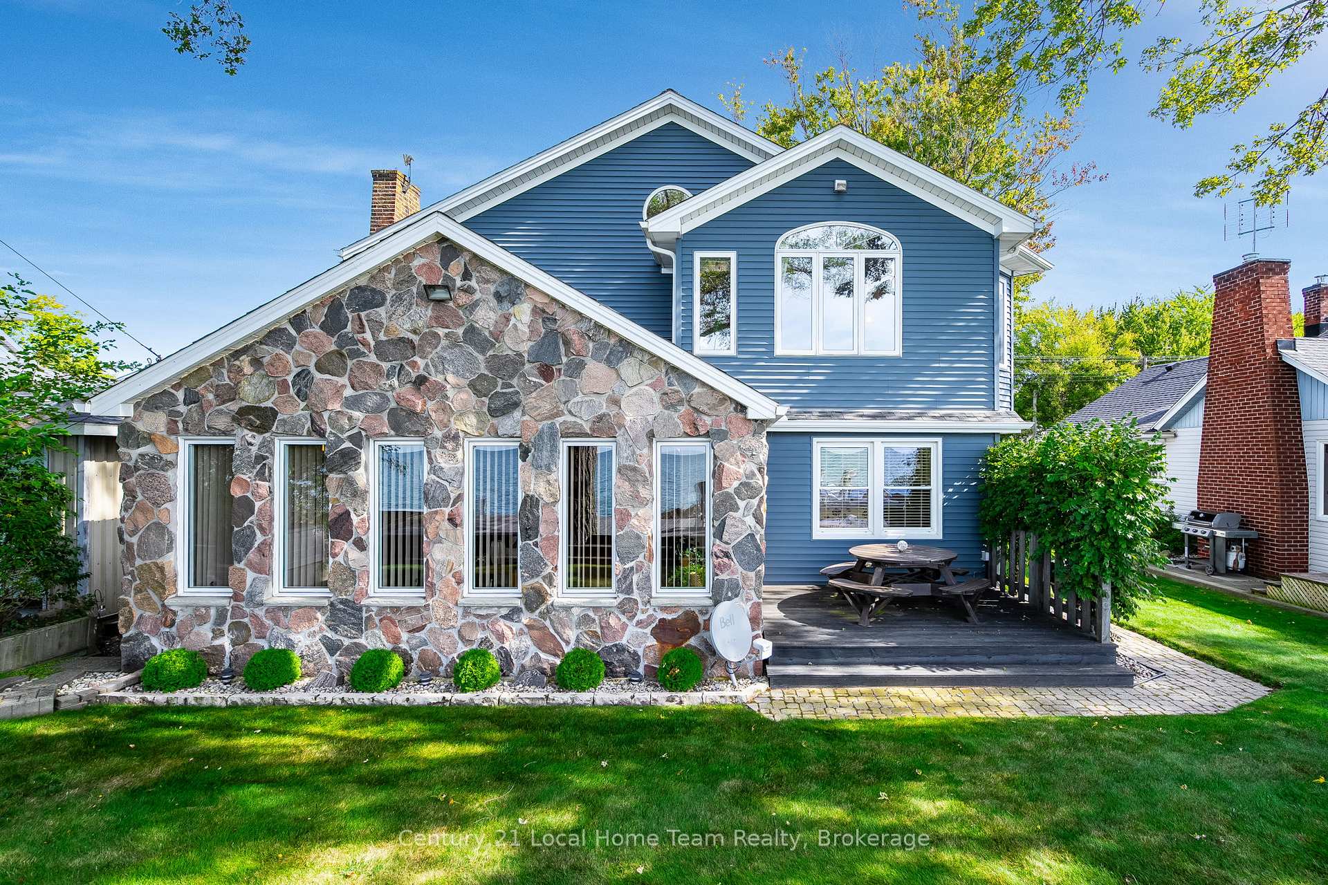 Photo 1 of 700 Point Pelee Drive, Leamington — HOMEH