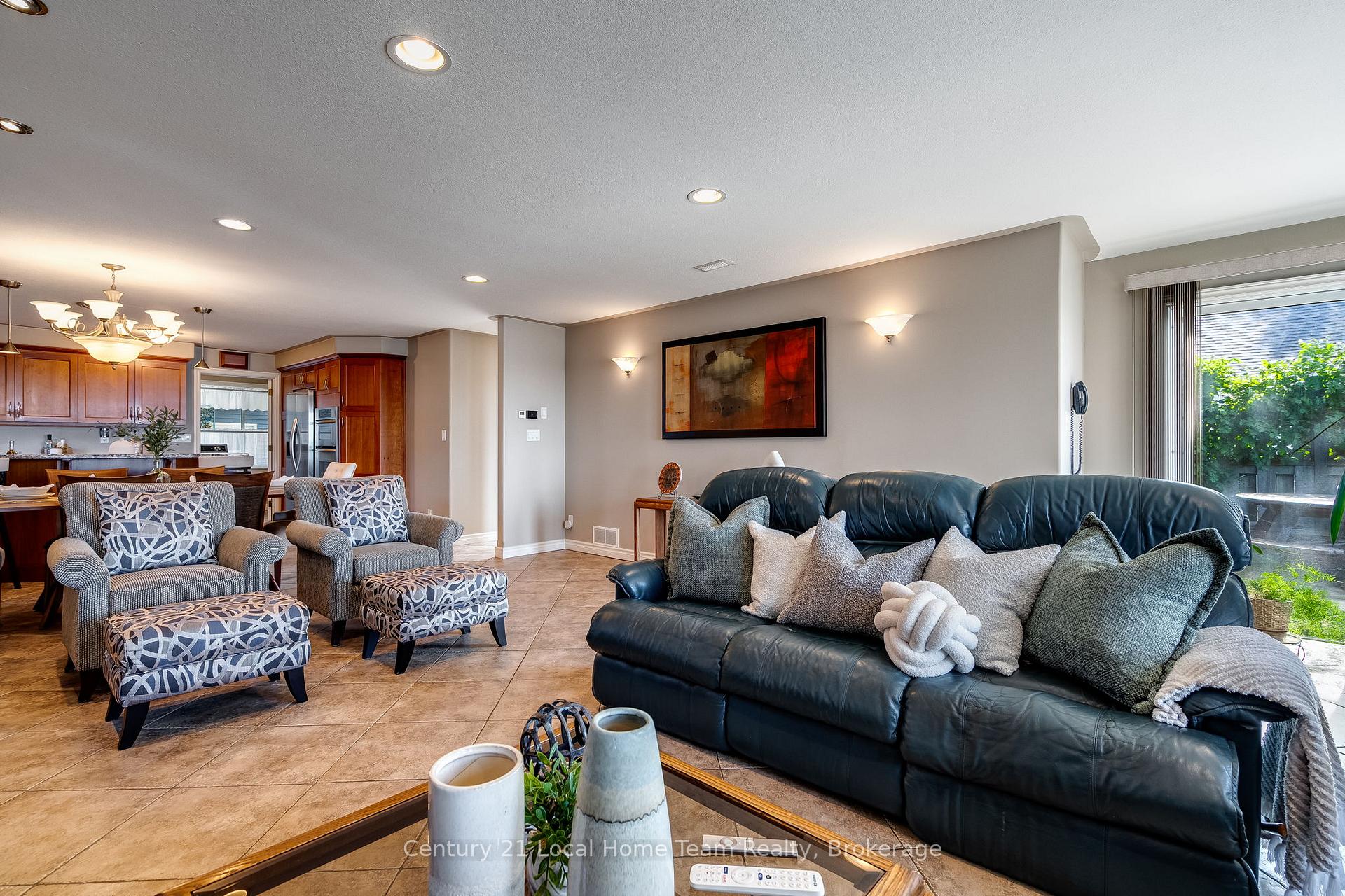 Photo 11 of 700 Point Pelee Drive, Leamington — HOMEH