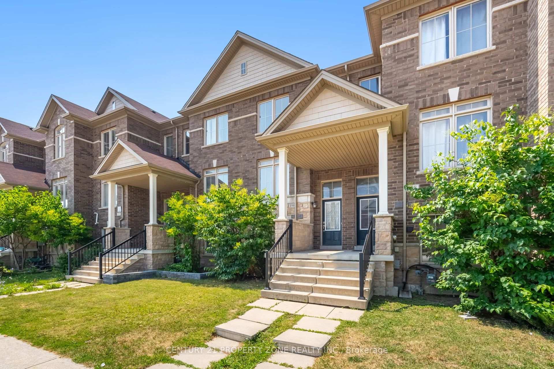 Photo 4 of 196 Inspire Boulevard, Brampton, Sandringham-Wellington North — HOMEH