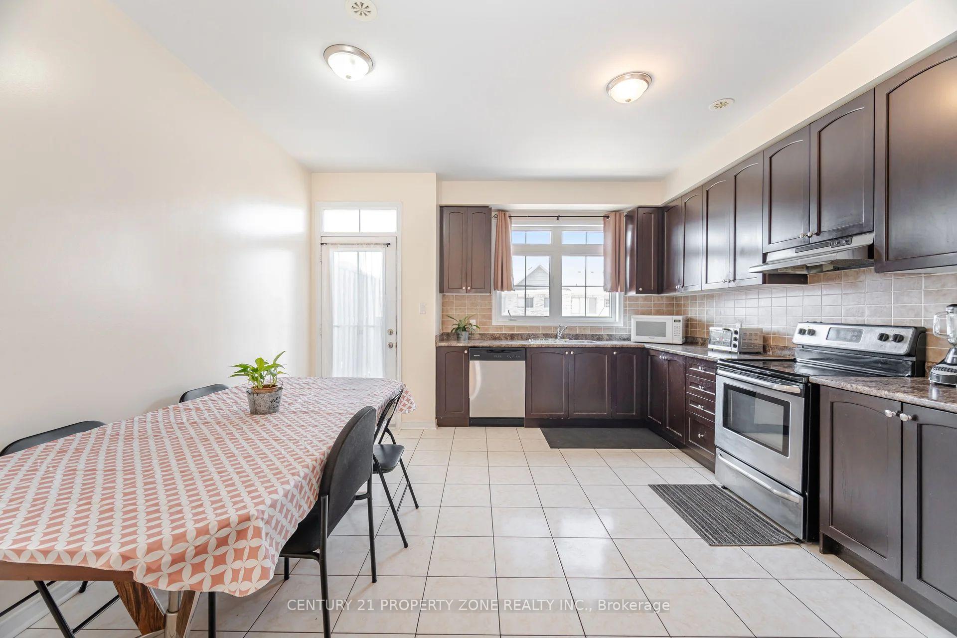 Photo 13 of 196 Inspire Boulevard, Brampton, Sandringham-Wellington North — HOMEH